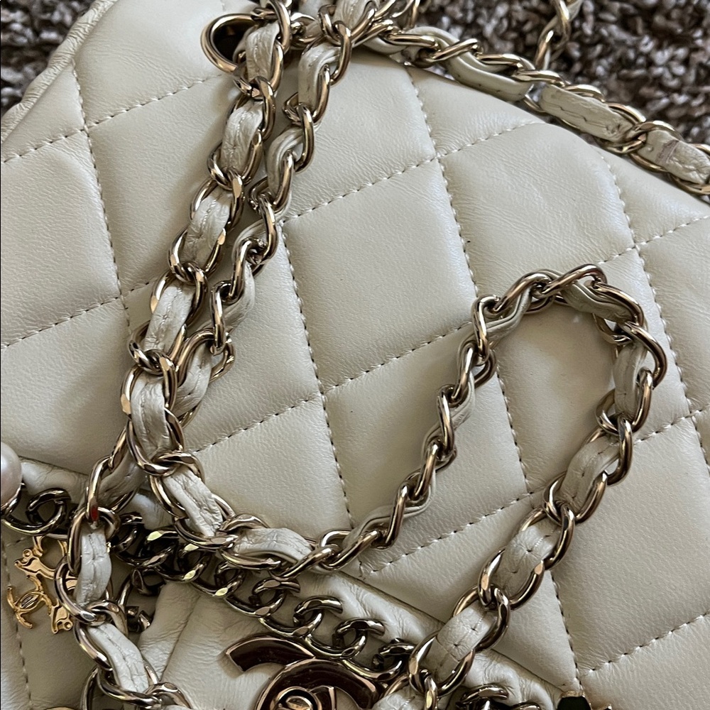 Off White Chanel Purse - Picture 4 of 11